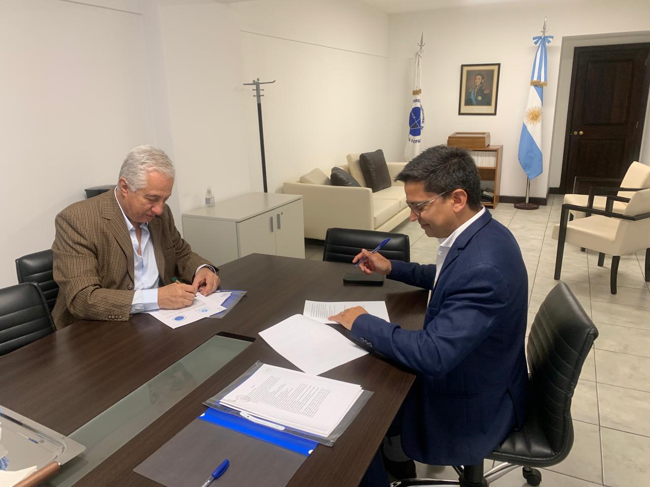 Firma de convenio institucional