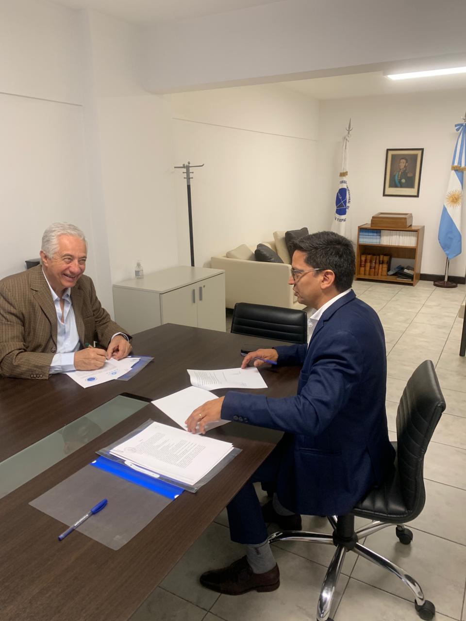 Cooperación académica en ingeniería aeronáutica