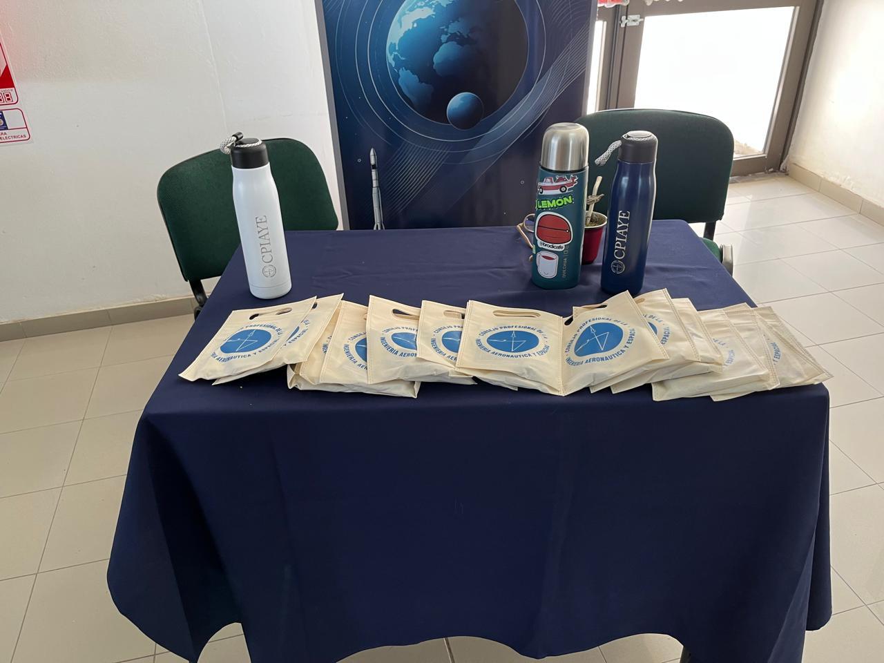 Exposición institucional en auditorio